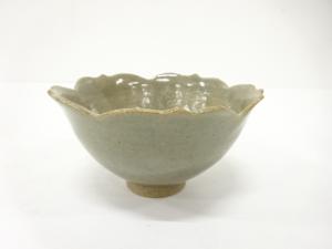 灰釉　輪花茶碗(無地箱付)